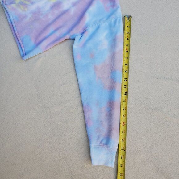 Colsie tie dye cropped long sleeve sweatshirt - Picture 9 of 12